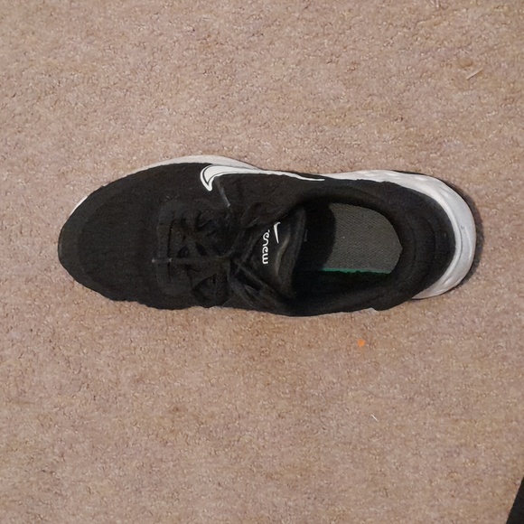 Nike Size 9.5 Nike Renews - Picture 3 of 4